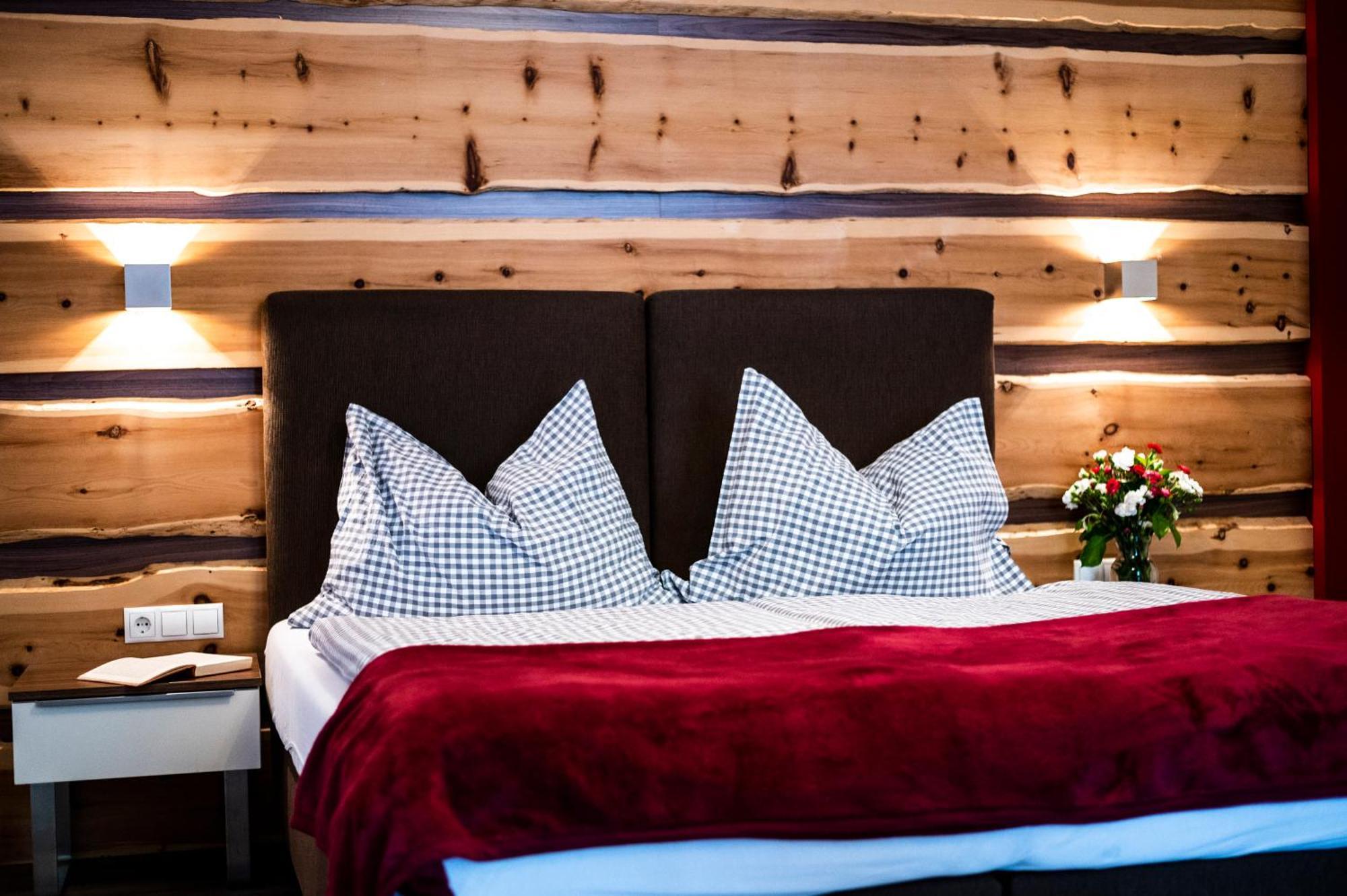 Gastwirtschaft Hold Hotell Monichwald Eksteriør bilde